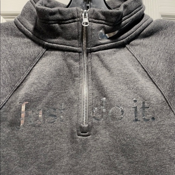 Nike cropped half zip sweater xs - Picture 2 of 4